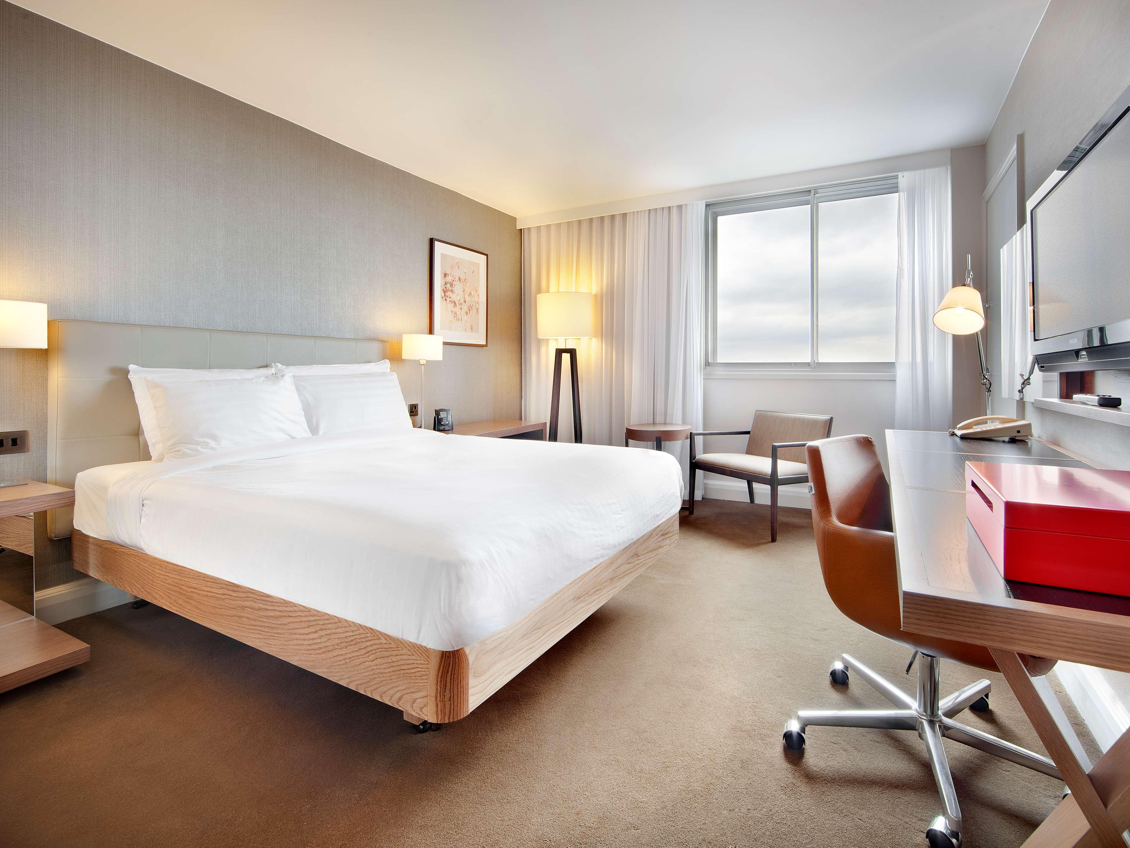 Hilton Leeds City Exterior photo