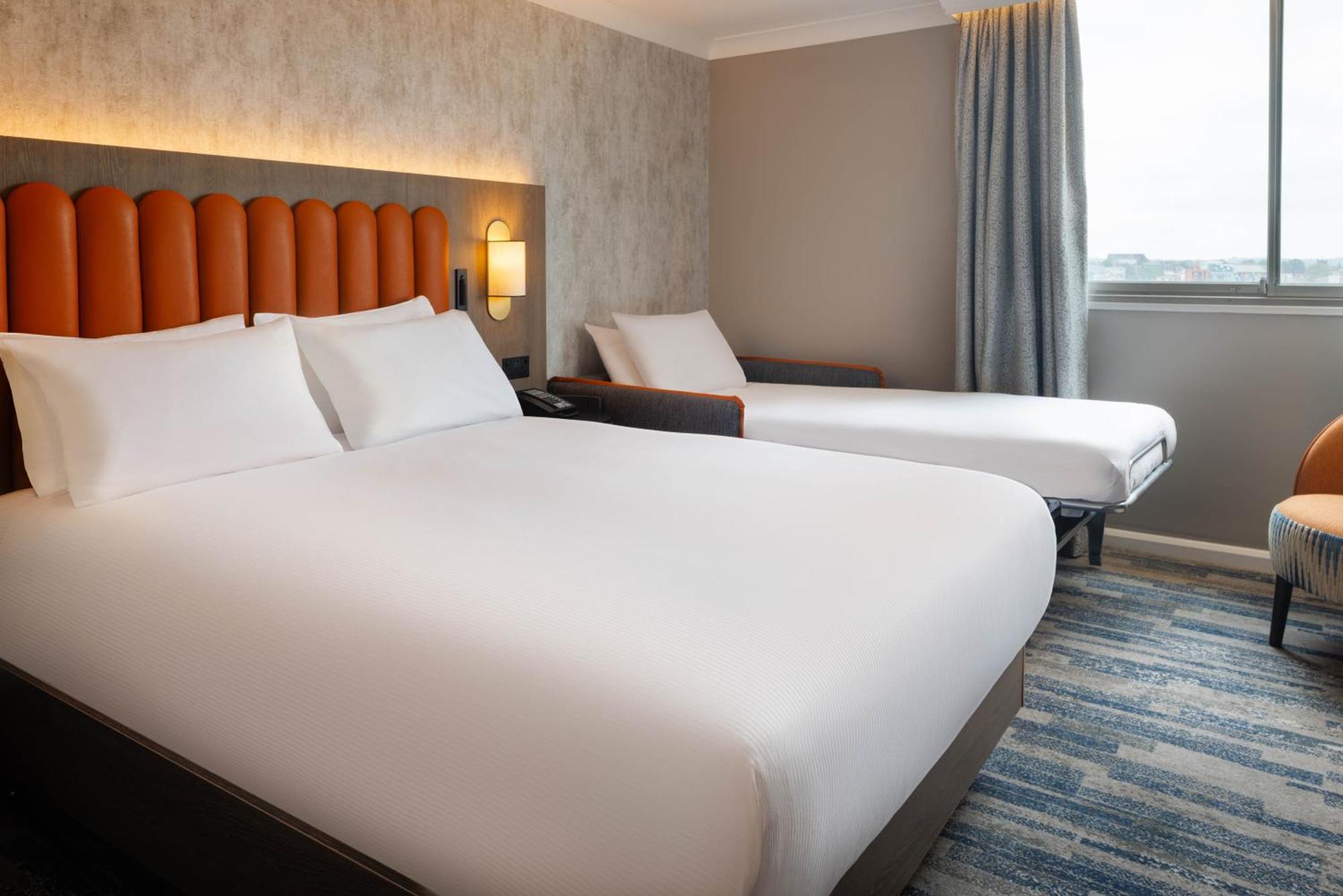 Hilton Leeds City Exterior photo