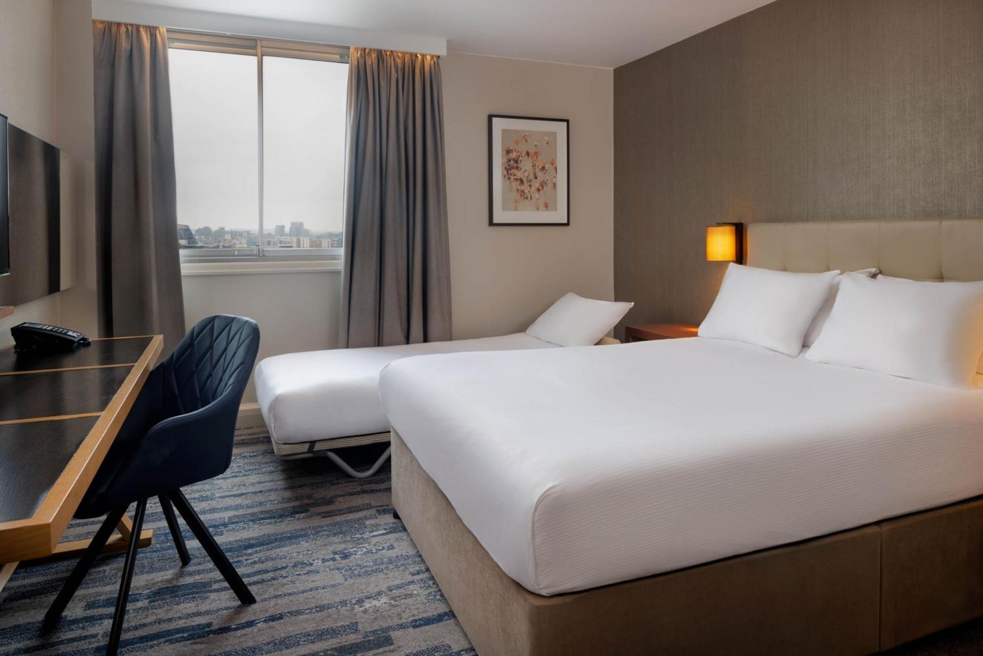 Hilton Leeds City Exterior photo