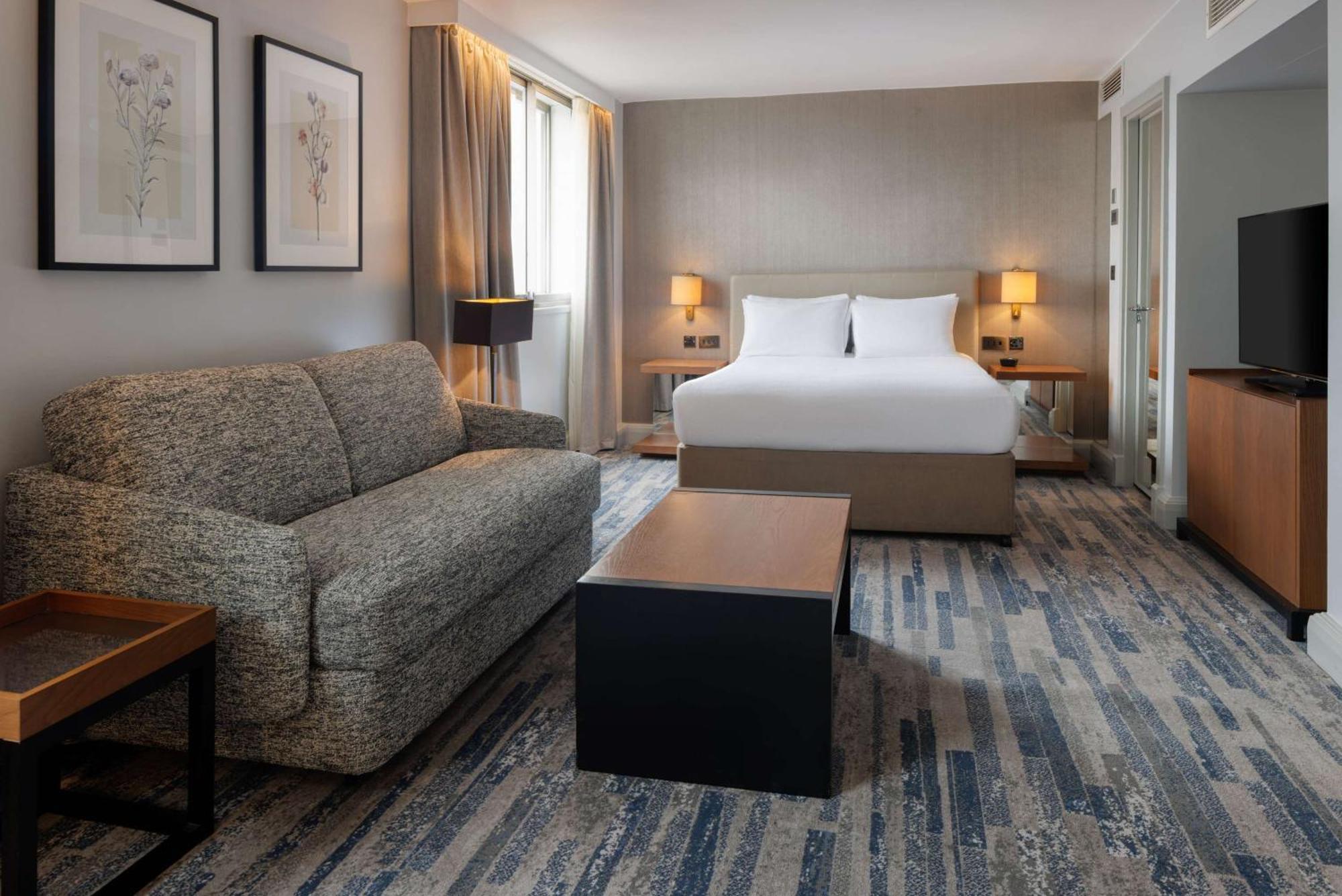 Hilton Leeds City Exterior photo