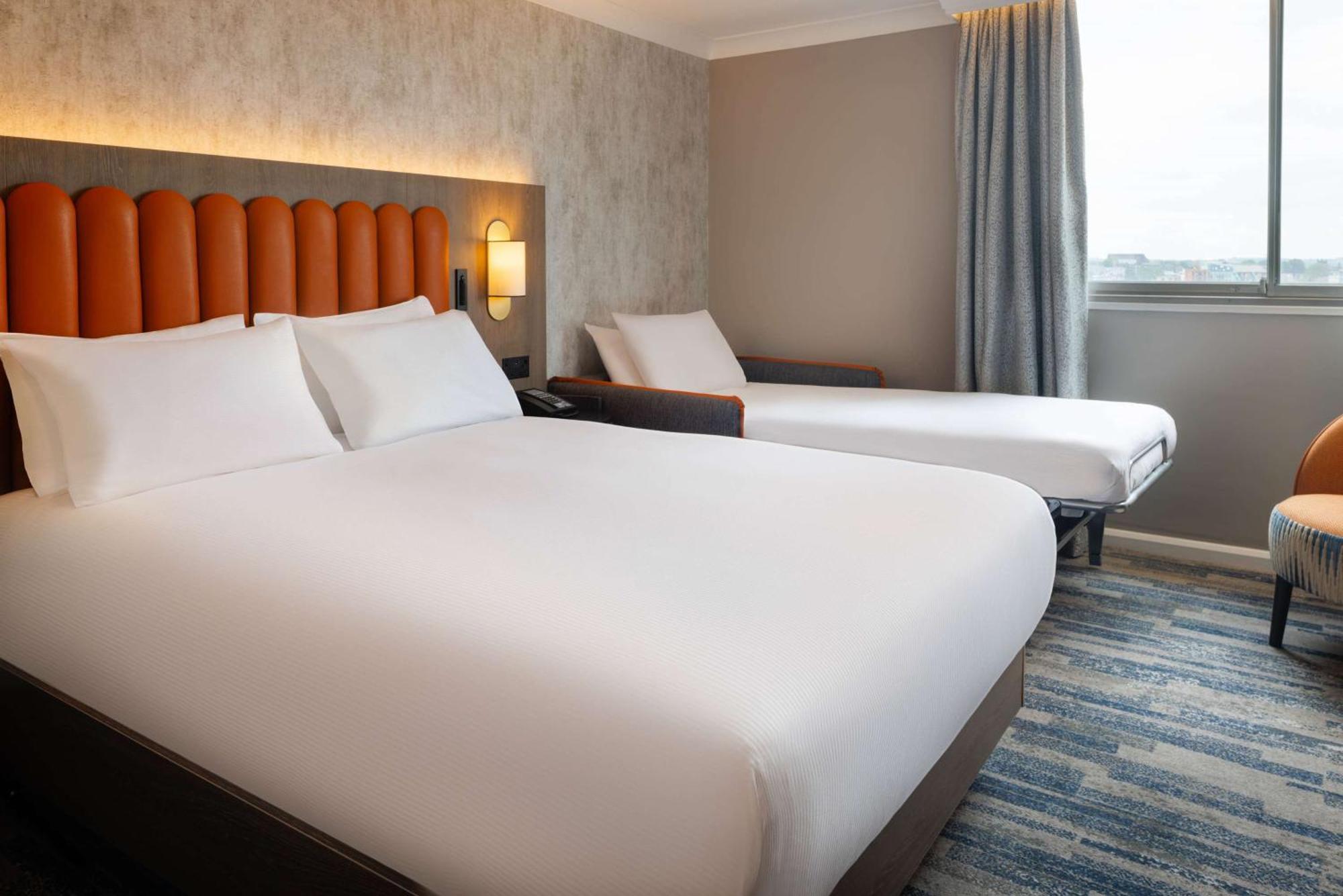 Hilton Leeds City Exterior photo