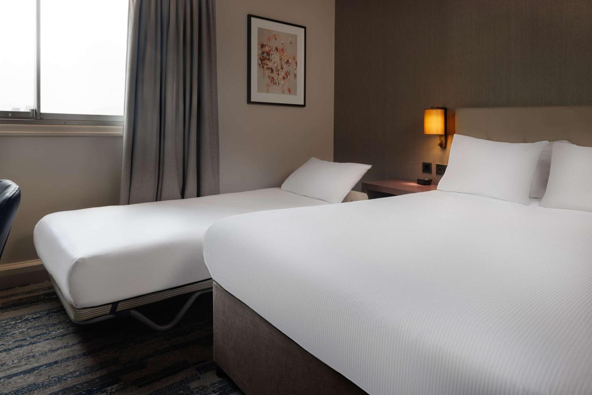 Hilton Leeds City Exterior photo